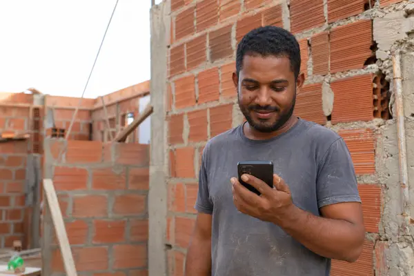 Consiga mais clientes com o app de pedreiro!